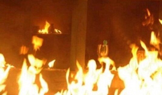 Á.n m.ạng đau lòng: Anh trai đổ xăng lên người em gái đốt khiến cả 2 t.ử vo.ng