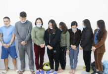 Hơn 60 cảnh sát phá sới bạc trong rừng có sự tham gia của nhiều “quý bà”