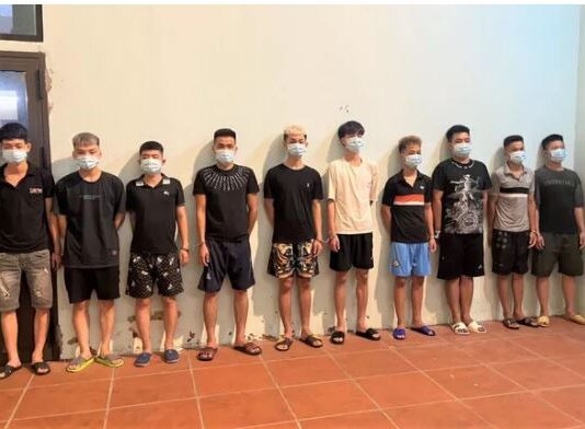 Hỗn chiến ngay tại cổng công ty khiến 1 người ch.ết, 1 người bị thươ.ng nặng