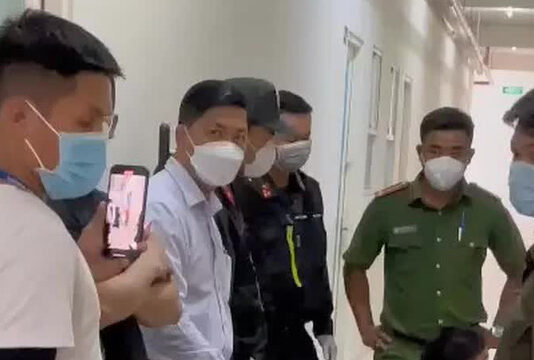 Xác minh clip thanh niên bị cảnh sát d.í roi điện vào người
