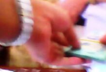 Vụ tống tiền ly kỳ: Yêu cầu bỏ tiền vào vali, đưa lên xe nhà báo