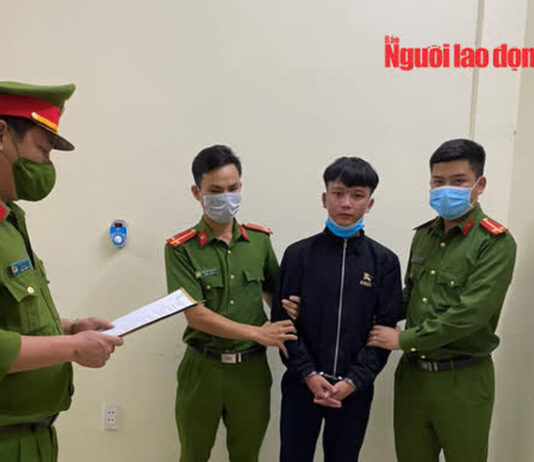 Khởi tố, bắt tạm giam 2 kẻ tấn công dã man nam sinh trước cổng trường