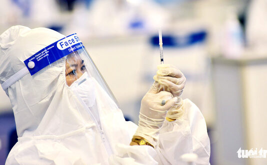 Mũi 3 vắc xin COVID-19 nào phù hợp với 2 mũi đầu?