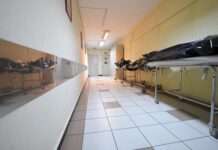 Nhà x.ác quá tải th.i t.hể nạn nhân Covid-19 ở tâm dịch châu Âu