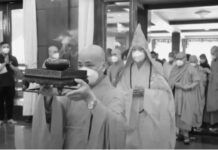 Tưởng niệm nạn nhân Covid-19: Nén tâm hương cho người nằm xuống