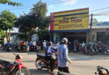 Vàng rớt giá, mang tiền âm phủ vào tiệm vàng vờ mua rồi giật vàng bỏ chạy