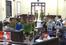 Vợ hung thủ gi.ết chủ nợ, đ.ốt x.ác bất ngờ phản cung tại tòa