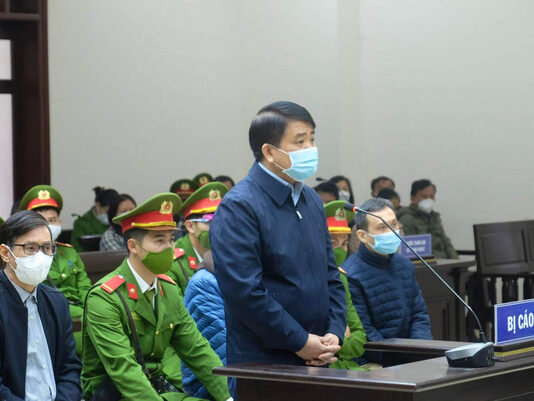 Bị cáo Nguyễn Đức Chung: ‘Chưa thấy ai quy kết kiểu vợ làm, chồng chịu như thế này’