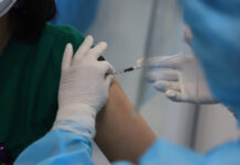 Cho phép tiêm trộn vắc-xin Moderna cho người đã tiêm mũi 1 Pfizer hoặc AstraZeneca