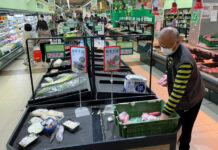 Cận cảnh mua sắm hoảng loạn “chưa từng thấy” ở Bắc Kinh