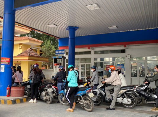 Giá xăng dự báo tăng khá mạnh vào ngày mai 21-4