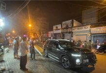 Tan hoang hiện trường vụ ô tô “điên” tông hàng loạt xe máy khiến nhiều người bị thương ở TP.HCM