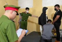 Cô gái xinh đẹp nghi bị bạn trai đ.á.nh t.ử v.ong: Khởi tố vụ án, thực nghiệm hiện trường