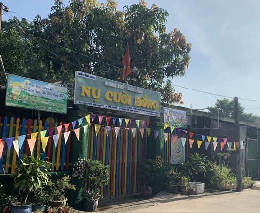 Gia đình tá hỏa báo công an khi rước bé gái từ trường mầm non về