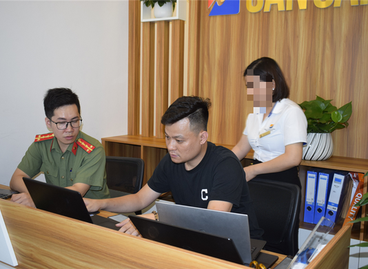 Khoe ‘đi tiên phong’, ‘truyền cảm hứng’ đầu tư tài chính để dụ vô đường dây đánh bạc nghìn tỉ