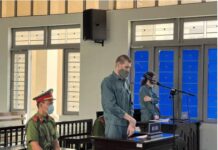 Nhóm người nước ngoài bắt xe từ Đà Lạt xuống Phan Thiết để… cướp