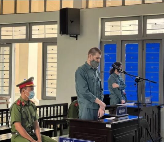 Nhóm người nước ngoài bắt xe từ Đà Lạt xuống Phan Thiết để… cướp