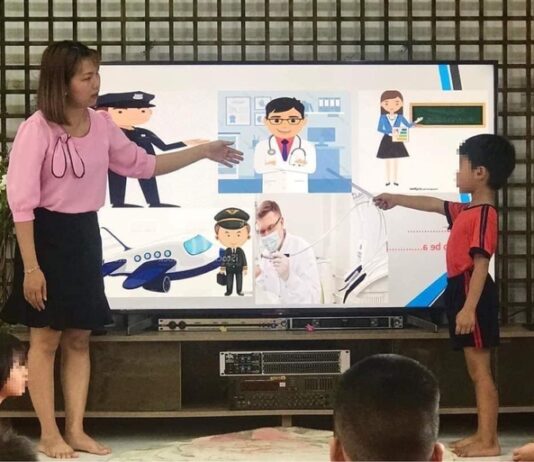 Vụ mẹ “tố” giáo viên đ.ánh con, trường “tố” phụ huynh đánh cô giáo: Hai bên đều sai!