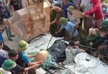 Vụ xe tải lật đè xe con khiến 3 người t.ử v.ong: Tài xế xe tải khai gì về nguyên nhân tai nạn?