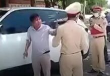 CLIP: Tài xế xe ôtô chỉ vào mặt “thách thức” CSGT