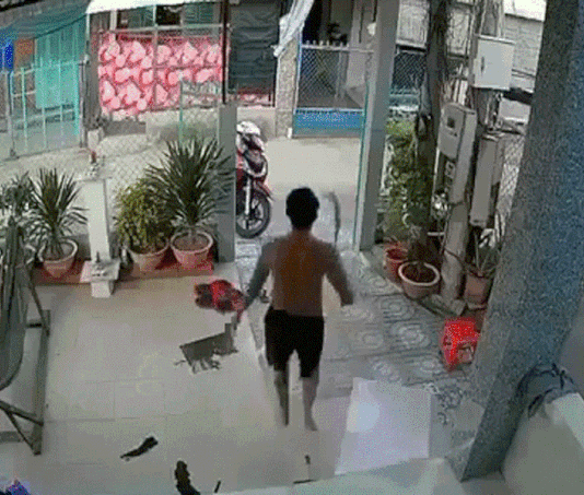 Một phụ nữ bị chém t.ử v.ong vì ngó vào nhà hàng xóm đang cãi nhau