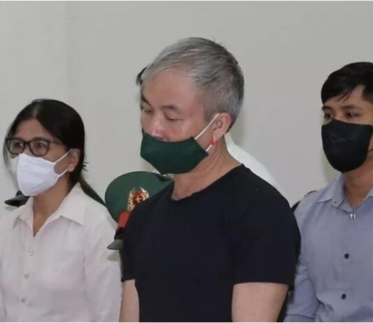 “Ông trùm” buôn lậu xăng khai biếu cựu thiếu tướng cảnh sát biển tiền tỉ để đúc chuông, chơi golf