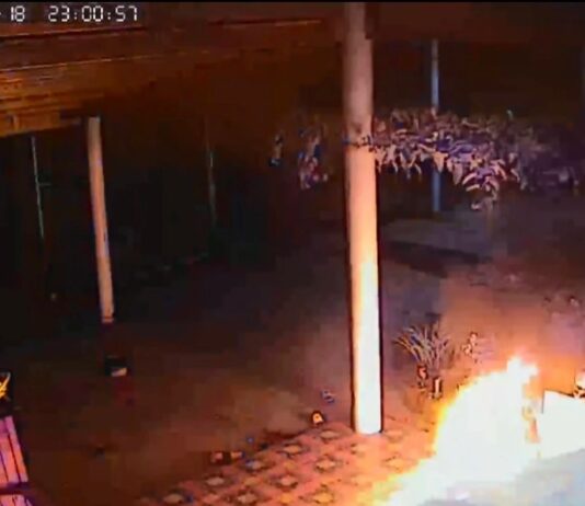 Tạm giam nghi phạm chủ mưu ném “bom xăng” vào nhà bố mẹ vợ cũ