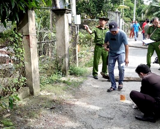 Gã trai giết ch.ế.t cha dượng vì bị la rầy nhậu nhiều