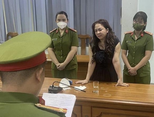Làm rõ hành vi tiếp tay của ê kíp tham gia livestream bà Nguyễn Phương Hằng