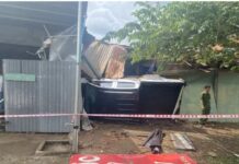 Ớn lạnh với xe tải lao vào 4 nhà dân ven đường