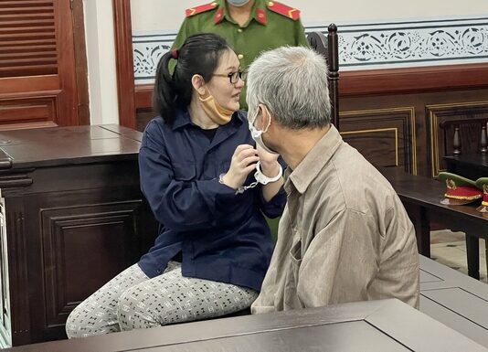 TP HCM: Nhà đang ở bỗng nhiên bị gán nợ ngân hàng