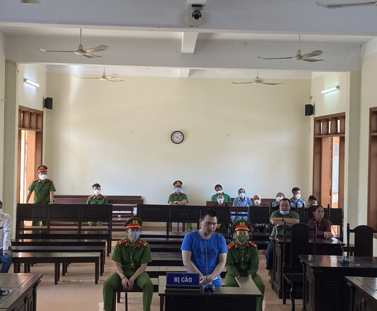 Lãnh 8 năm tù vì ch.é.m thầy giáo cũ tại quán thịt cầy với lý do khó ngờ