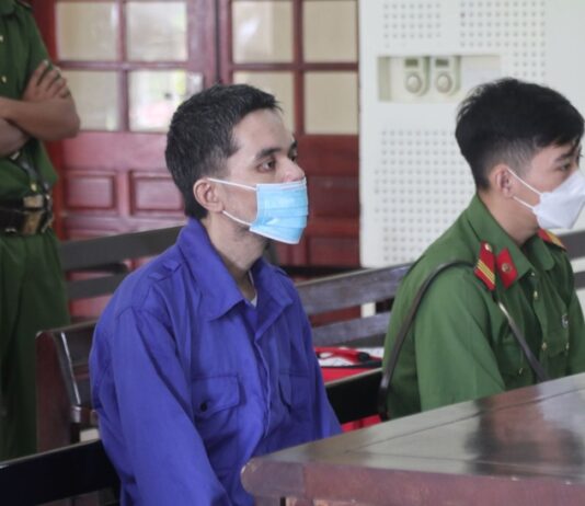 Mâu thuẫn, cầm súng K59 xông vào quán cà phê bắn 1 giám đốc