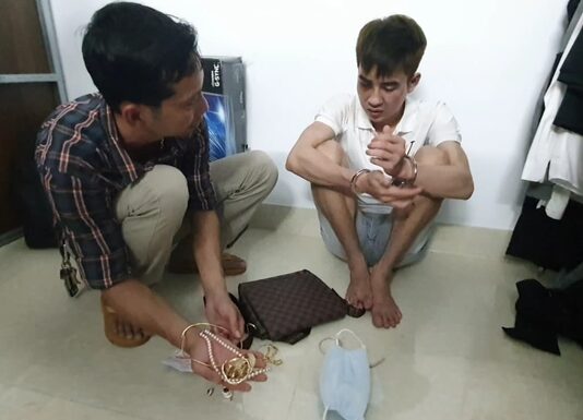 Tên trộm ẩn nấp trong nhà 6 giờ nhưng chủ nhà không biết