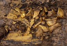 Choáng với mộ phần 20.000 bảo vật, đầy vàng của “Hoàng đế bị lưu đày”