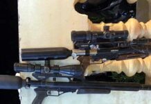 Bạn bố mang súng đến chơi, bé gái 8 tuổi trúng đạn t.ử v.ong