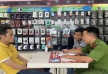 Chặn đường thoát của gã đàn ông “chui” vào FPT shop chôm tài sản 1 tỉ đồng