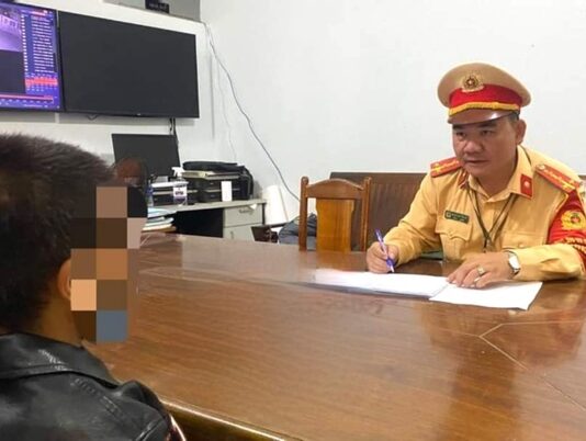Siêu trộm 12 tuổi “thó” gần 100 chiếc xe máy để hút cỏ Mỹ