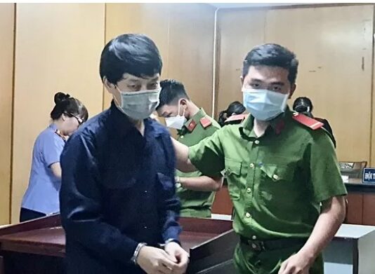 Chiêu trò không ngờ tới của khách hàng mua máy ảnh