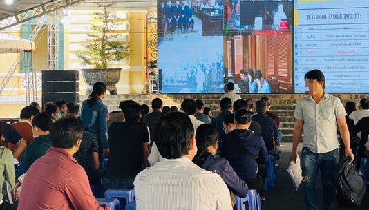 Ly kỳ người đàn ông chở hơn 7 tỉ đồng đến công ty CEO Nguyễn Thái Luyện