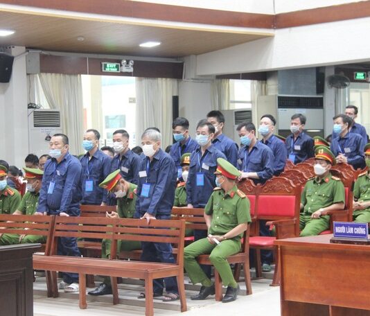 Phạt tổng cộng 33 năm tù với 2 “ông trùm” trong đường dây xăng lậu 200 triệu lít