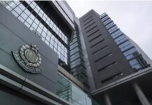 Trộm đột nhập nửa đêm, bật ngửa vì độ giàu “khủng” của thầy bói