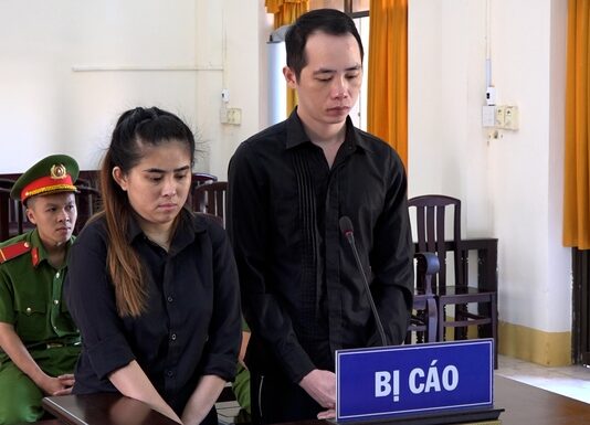 Vợ chồng cùng vào tù sau khi giấu ma túy trong quả dưa hấu