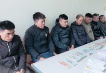 Bắt quả tang gần chục “con bạc” say sưa sát phạt, thu hơn 200 triệu đồng