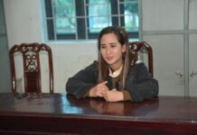 “Hot girl” đi ăn trộm