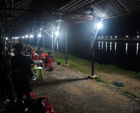 Bắt quả tang 84 người đang say sưa thi thố câu cá ăn tiền ở Tây Ninh