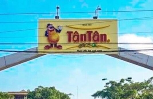 Vì sao ông chủ đậu phộng Tân Tân cùng em trai bị truy tố?